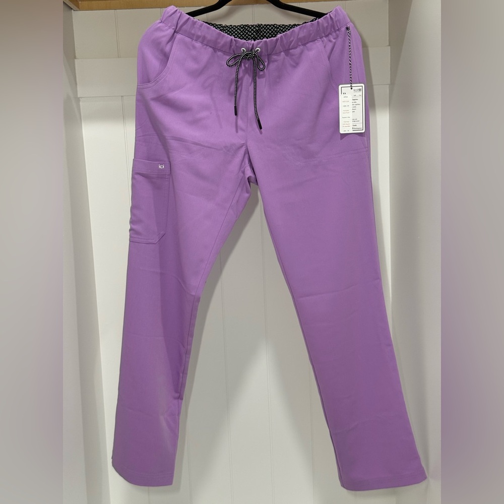 NWT - Koi Next Gen Everyday hero 5 pocket scrub pants (S) Passion Lilac